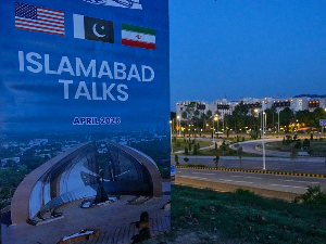 Иран: Нисмо ни очекивали споразум на првом састанку; снаге САД се спремају за чишћење Ормуза од мина