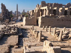 Староегипатска стела из Луксора приказује римског императора Тиберија као фараона