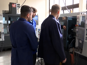 Дуално образовање: Који профили радника недостају српској привреди?