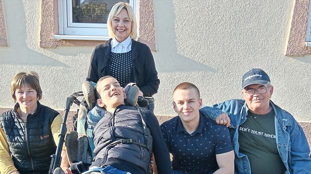 Место за нас: Живот је борба