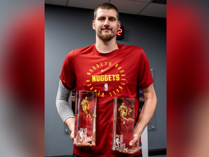 Јокић с новим трофејима у рукама - витрине још богатије