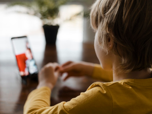 ЕУ пооштрава правила – остају ли деца без друштвених мрежа