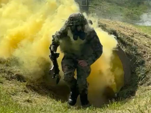 Најмлађи војници са новим пушкама