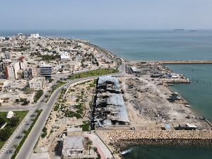 Трамп: Поморска блокада Ирана остаје на снази; Аракчи: Ормуз отворен за сва пловила током примирја у Либану