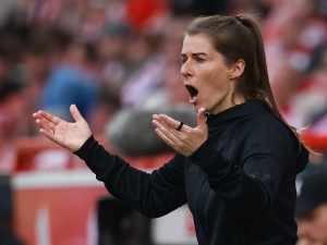 Први пут у историји жена водила мушки фудбалски тим, и то у Бундеслиги - деби завршила поразом