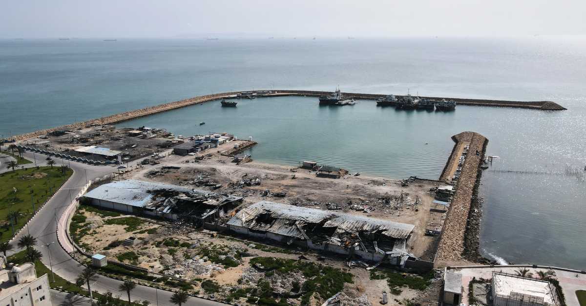 Конвој танкера пролази кроз Ормуз: Техеран: Мореуз неће остати отворен ако САД наставе блокаду