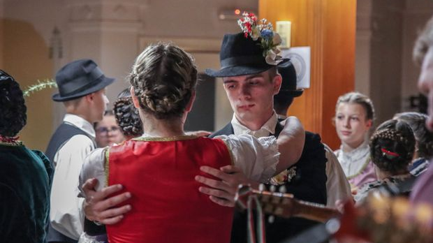 Паноникум: Традиција „професионалног вефеља”