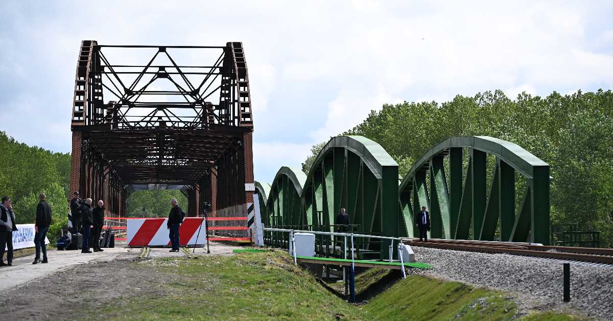 Отворен нови железнички мост на Тамишу – Вучић: Српске фирме га самостално изградиле