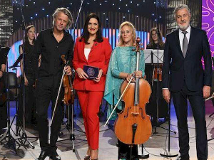 Волим класику: Данијел Роуланд и Маја Богдановић са пријатељима