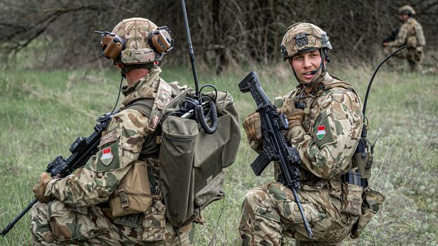 Дозволите...: Курс за подофицире