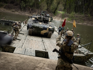 Какву је војску Виктор Орбан оставио Петеру Мађару – моћно оружје и вредни уговори