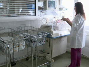 Два кључна проблема савременог акушерства – шта нови стандарди доносе породиљама у Србији