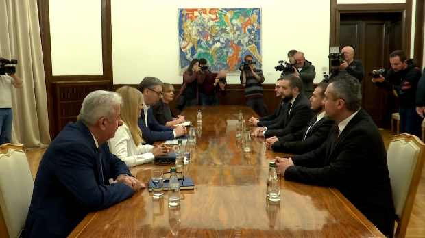 Вучић одржао консултације са представницима ПС, СВМ и СПП