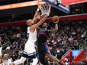 Меч без звезда припао Детроиту, Минесота посрће пред плеј-оф