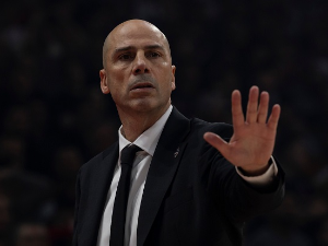 Време је да се са трибина запева Жоану Пењароји