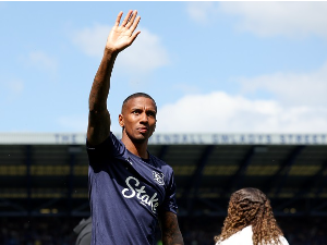 Ешли Јанг на крају сезоне завршава играчку каријеру