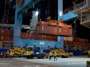 Пошиљкa из САД са 6.500 тона војне опреме стиглa у Израел; Аракчи: Техеран је спреман за преговоре ако Вашингтон промени понашање