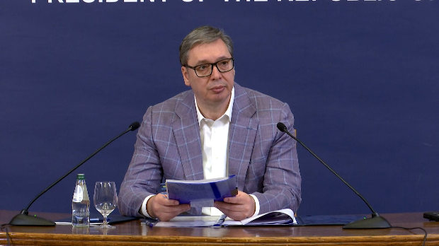 Председник Вучић: Наставићу да позивам на дијалог, извињавам се због неопростиво лоше изјаве министра Братине