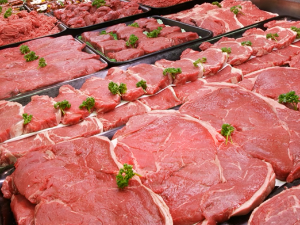 Припреме за Васкрс – цене меса у хипермаркетима варирају, у печењарама непромењене