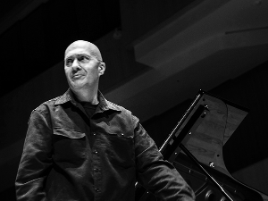 Нова дискографија – „Добро медитативни клавир” Антона Батагова