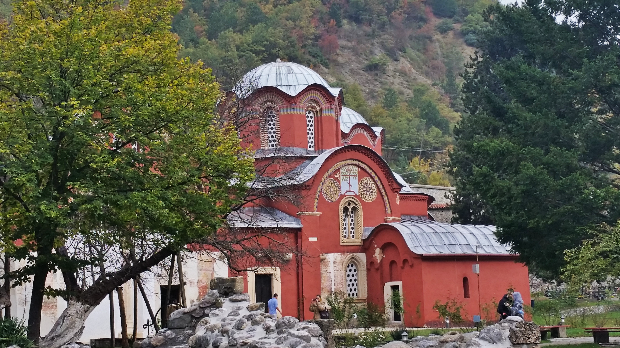 Пећка патријаршија: између историјских чињеница и ревизионистичких интерпретација