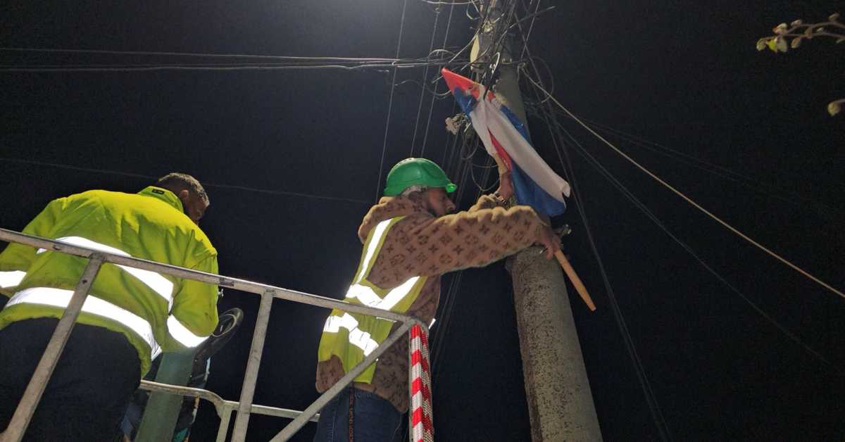 Заставе Србије уочи Васкрса уклоњене из централне улице у Грачаници