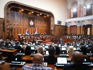 Пред посланицима данас измене изборних закона