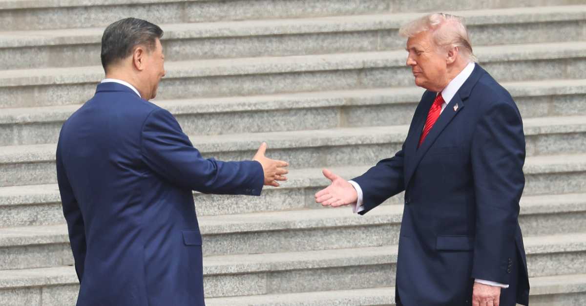 Сведени Си и каубој Трамп – глумац Марко Стојановић анализира говор тела двојице државника