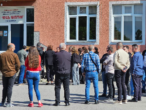 Настављени мирни протести грађана у Грачаници због хапшења директора здравствених и образовних установа