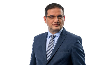 За столом са  Апостолом: Гост Вук Јеремић
