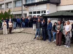 Косовска Каменица: Запослени у школама протестовали због хапшења двојице директора