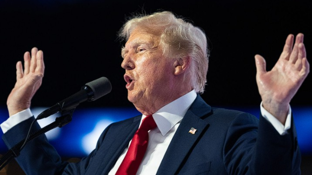 Трамп 80. рођендан слави УФЦ спектаклом на травњаку Беле куће 