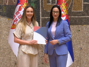 Мајке преузеле решења за субвенције за куповину стана, најављено убрзање процедура