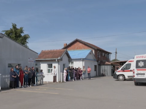 Запослени из Косовског поморавља и Метохије придружили се протестима подршке ухапшеним директорима