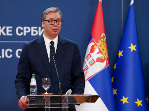 Вучић у Паризу на војној паради поводом националног празника Француске