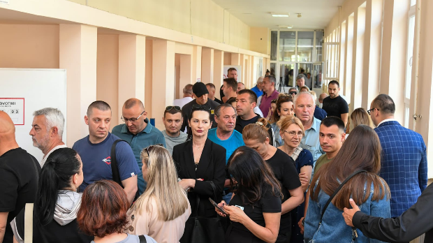 Ванредни избори на Косову и Метохији, биралишта отворена до 19 часова