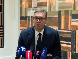 Вучић из Париза: Предложићу да до петка спусте акцизе до 20 одсто