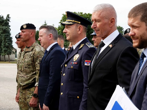 Министар унутрашњих послова Мађарске постио базу САЈ-а Србије