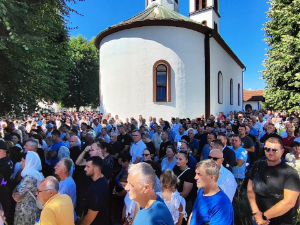 Братунац – 34 године туге и сећања на 3.267 убијених Срба; литургију служи патријарх Порфирије