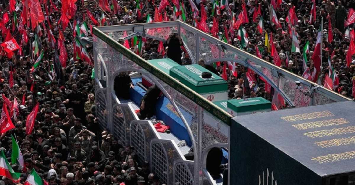 Више од 34.000 људи добило помоћ на опроштају од Хамнеија; Трамп: Договор с Ираном или "завршетак посла"