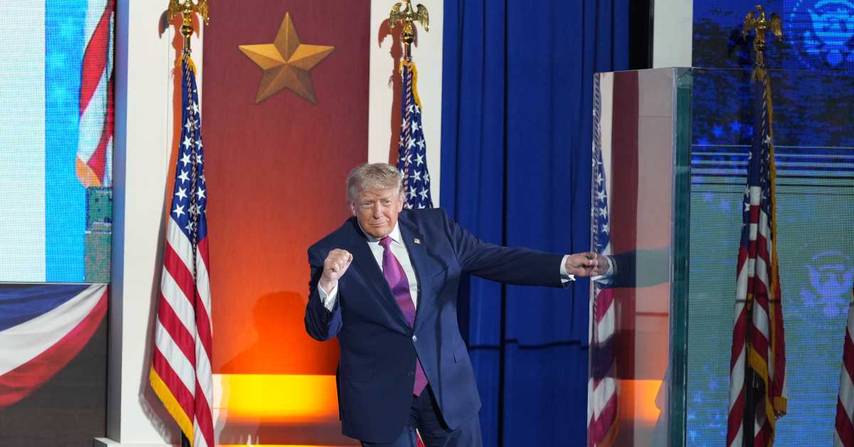 Пета глава на Маунт Рашмору и баук комунизма – Трамп кренуо у лов на црвене вештице