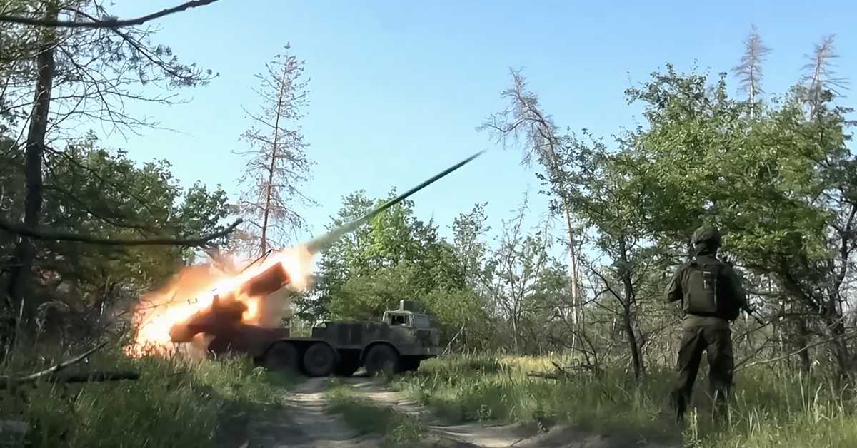 Напад на Запорожје, пожари у граду – петоро страдало, 20 повређених; гађан и Кијев