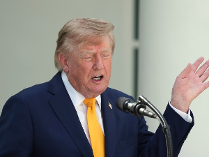 Трамп: Хуманитарна криза епских размера у Ирану; Њујорк тајмс: САД враћају дипломате на Блиски исток