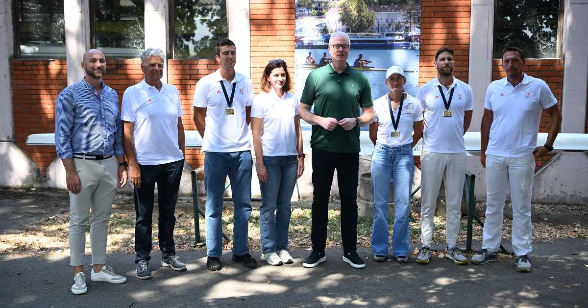 Томашевић посетио српске веслаче пред Медитеранске игре и СП: Желимо да се врате срећни и са новим медаљама