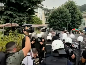 Кланшчек: Новинари нису "наши" и "њихови", напад на сниматеља РТС-а не сме да се релативизује