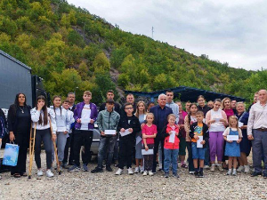 На Јарињу уручена 21 стипендија српској деци са КиМ, помоћ стигла из Републике Српске