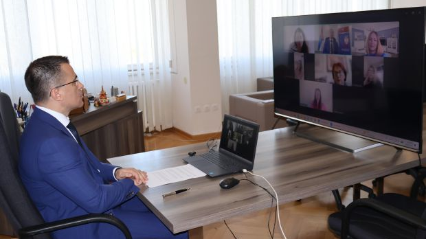 Милићевић са наставницима српских допунских школа: Очување језика – заједничка одговорност