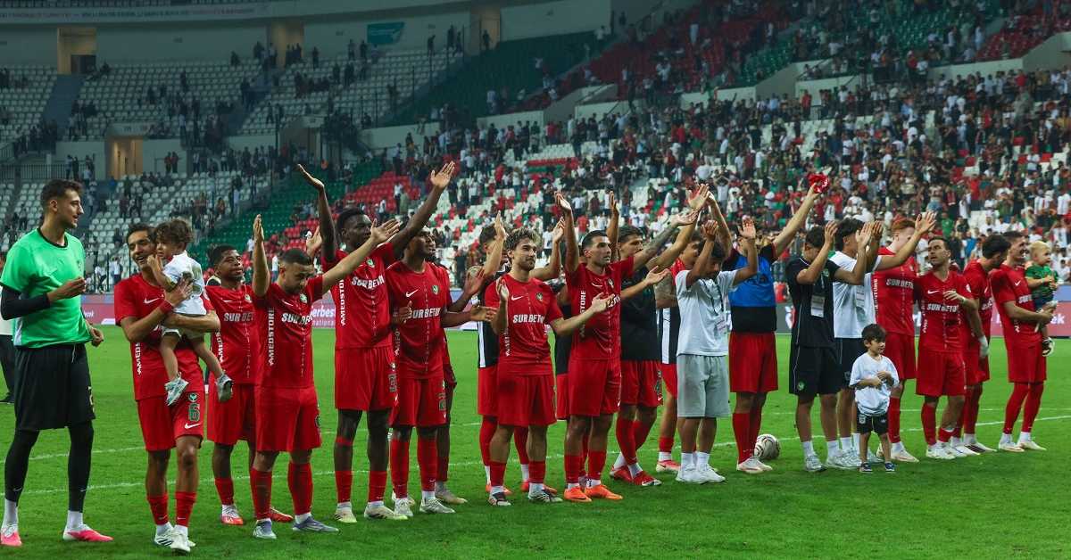 Фудбалска бајка из Дијарбакира – да ли је Амедспор нови Лестер турског фудбала?