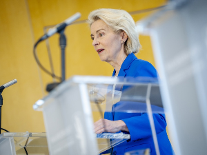 Урсула фон дер Лајен: Слике са сахране Младића шокантне
