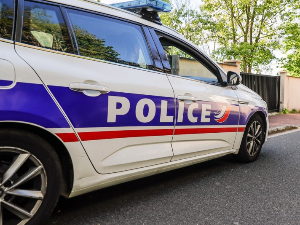 Рафална паљба из аутомобила у близини Париза – једна особа убијена, више повређених